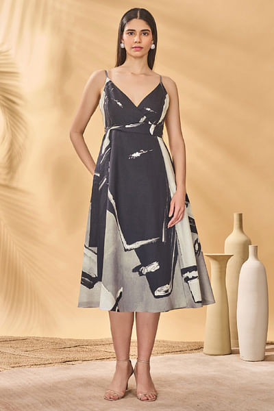 Dark grey abstract printed belted dress