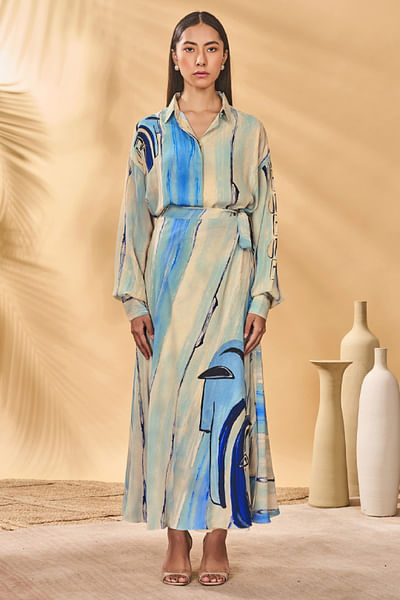 Beige and blue face printed tie-up skirt