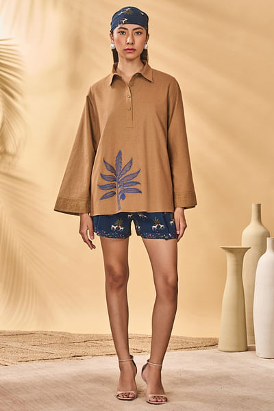 Midnight tree and dog printed shorts