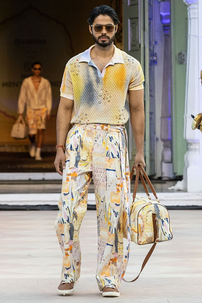 Multicolour printed belted trousers