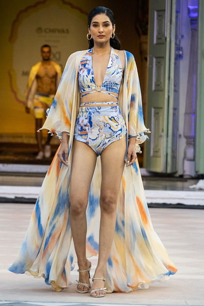 Multicolour stroke printed cape