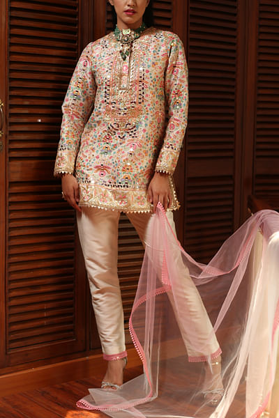 Off-white embellished short kurta set