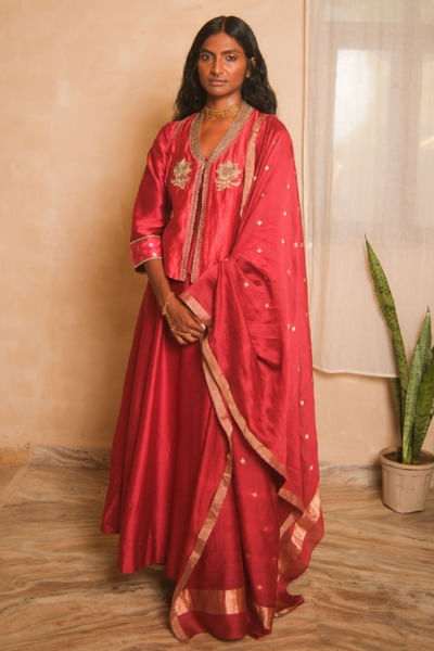 Red floral embroidered kurta set