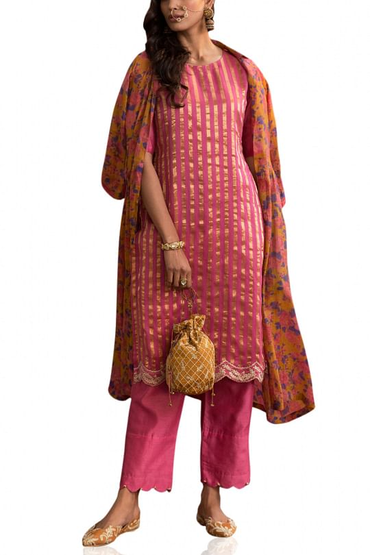 Naaz by Noor