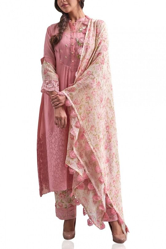 Naaz by Noor