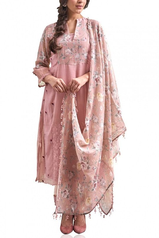 Naaz by Noor