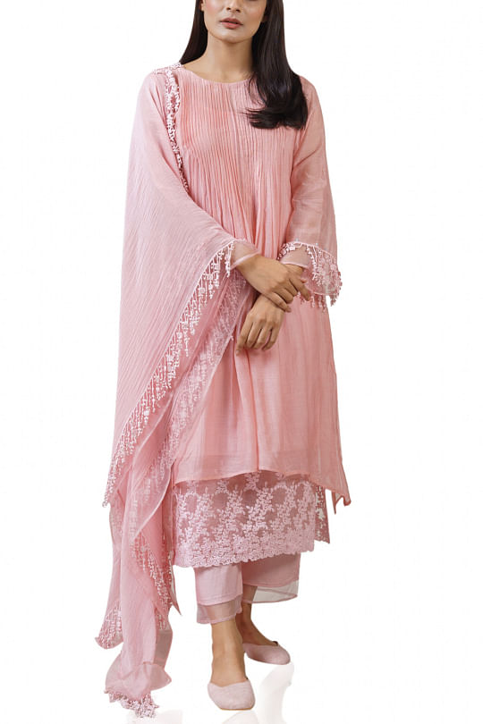Naaz by Noor
