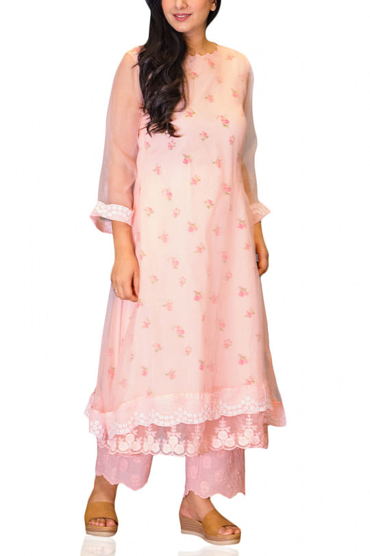 Naaz by Noor