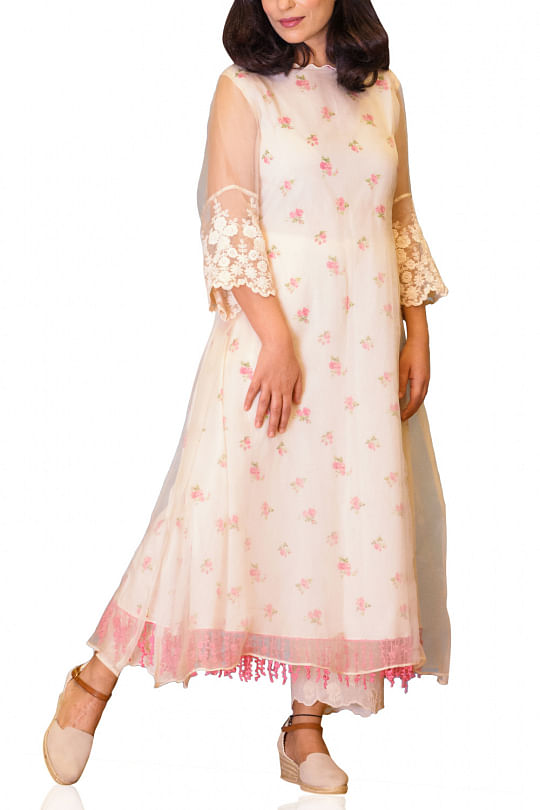 Naaz by Noor