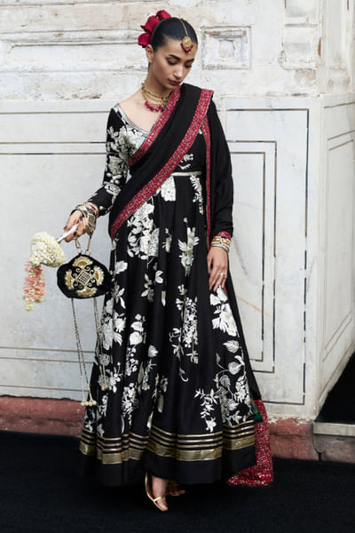 Black floral embroidered pishwas kurta set