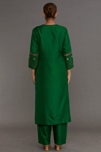 Naina Jain Green bandhani gota embroidered kurta set NAINJUN26D148494