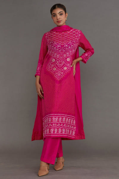 Naina Jain Pink bandhani silk kurta set NAINMAY26D145187
