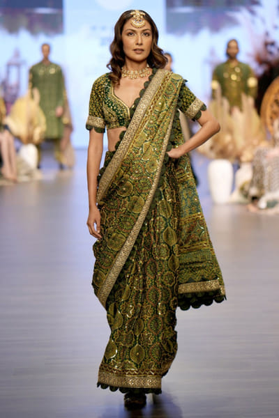 Nitya Bajaj Emerald green ajrakh printed sari set NITAPR26D141794