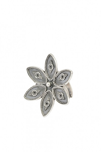 Oxidized silver floral ring