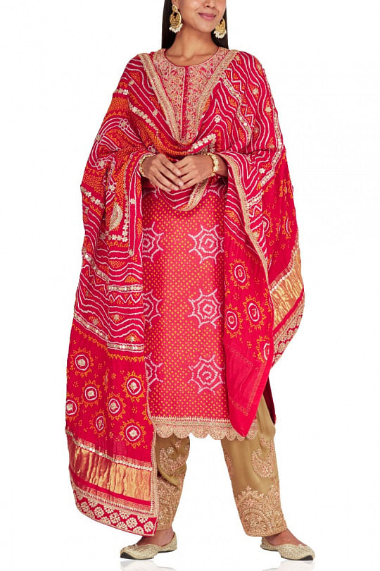 Nidhi Tholia