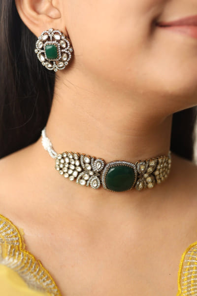 Gold and green stones choker set