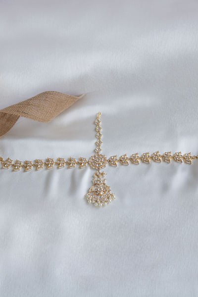 Gold finish kundan polki matha patti