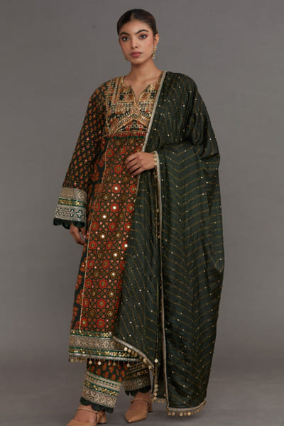 Nitya Bajaj Multicoloured ajrakh printed kurta set Nit008487