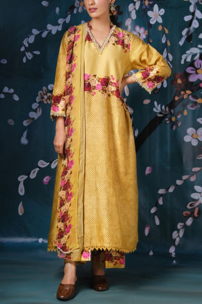 Niti Bothra Yellow printed kurta set NITCNRJLY2206