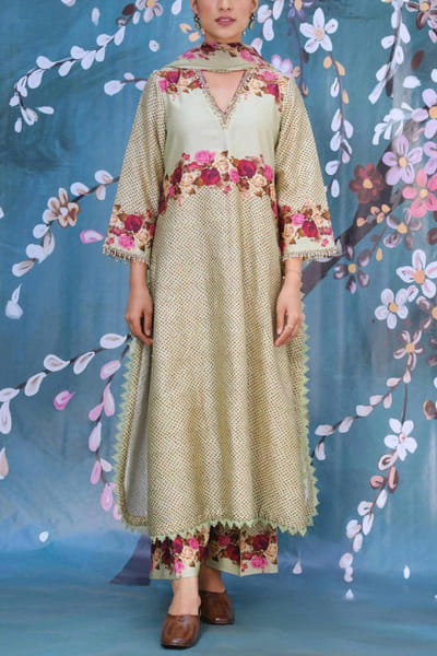 Niti Bothra Green printed kurta set NITCNRJLY2209