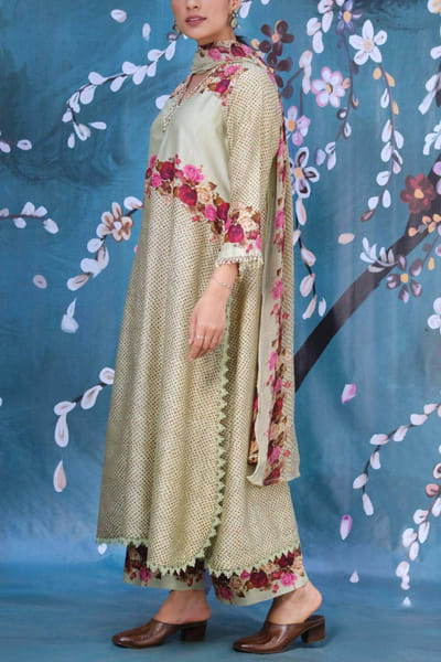 Niti Bothra Green printed kurta set NITCNRJLY2209