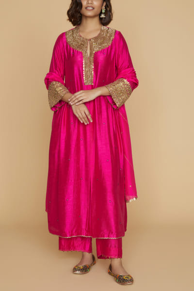 Niti Bothra Pink embellished kurta set NITNOV2205