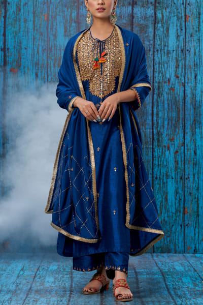 Blue embellished kurta set