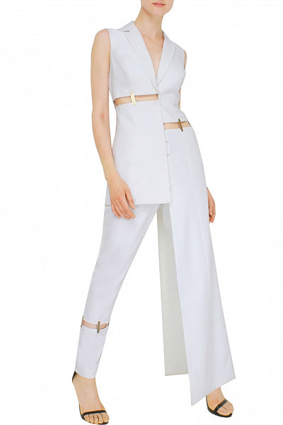 Sleeveless white asymmetrical blazer set