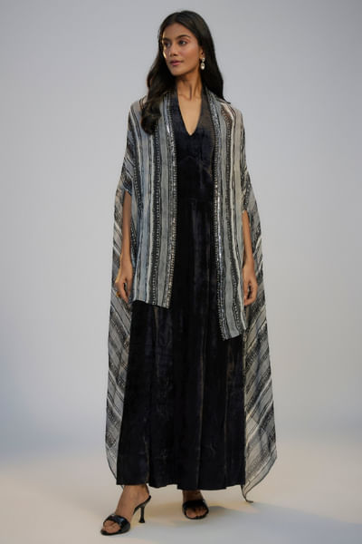 Black printed cape set