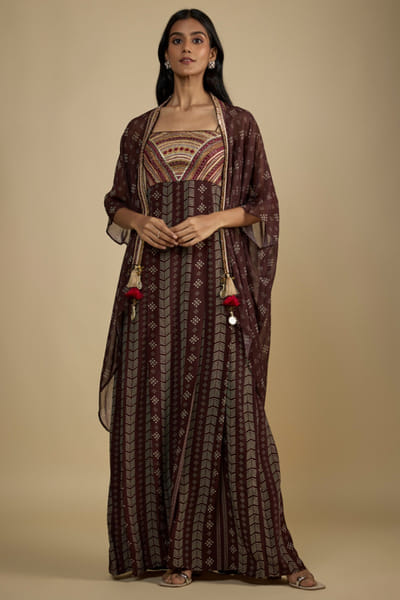 Brown printed and embroidered cape set