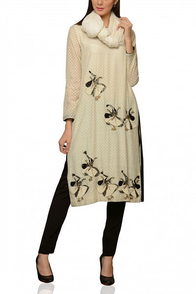 Embroidered ivory kurta with pants and dupatta