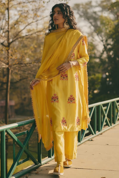 Rashika Mittal Yellow chanderi dupatta RASHJUN26D146585