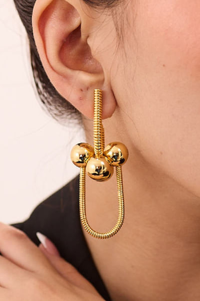 Gold coil spring round earrings
