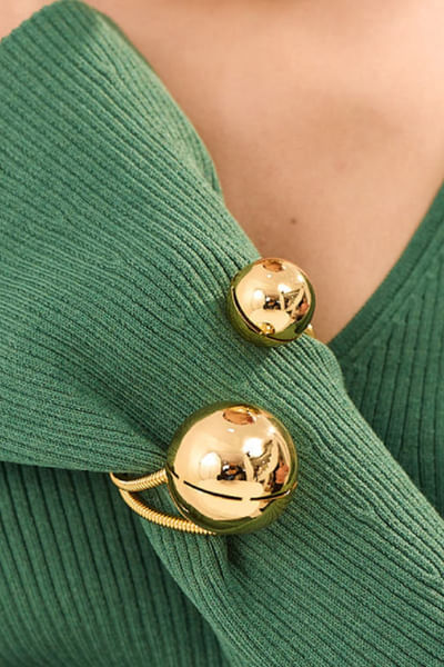 Gold coil spring round hand cuff