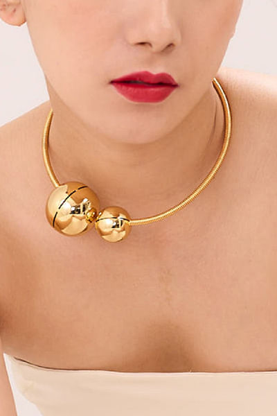 Gold round coil spring choker