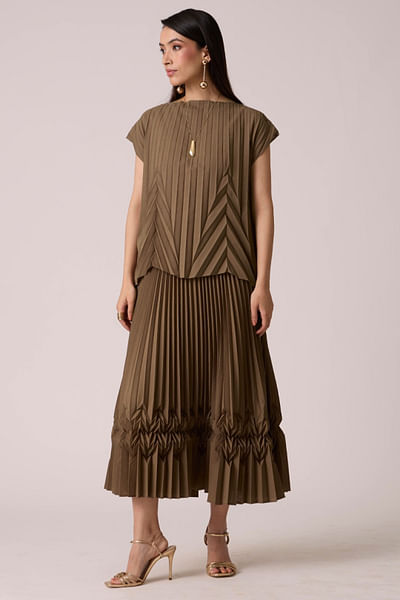 Dark taupe chevron 3D pleated skirt set