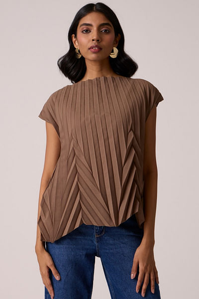 Dark taupe chevron 3D pleated top


