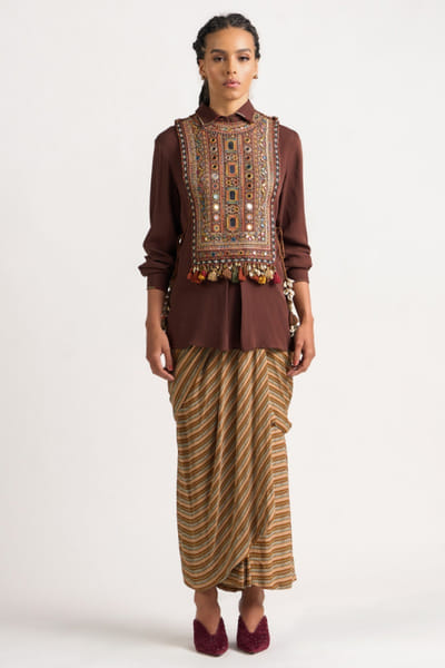 Brown embroidered gilet