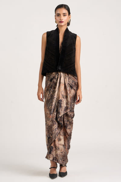 Black geometric embroidered gilet