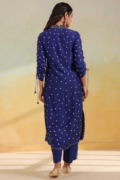 Niti Bothra Blue resham embroidered kurta set NITJUL25D131291