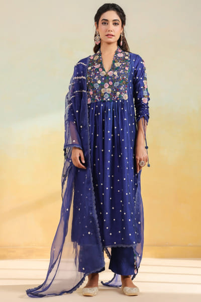 Niti Bothra Blue resham embroidered kurta set NITJUL25D131291