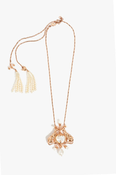 Rose gold pearl necklace