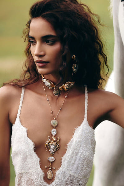 Rose gold wild horse pendant