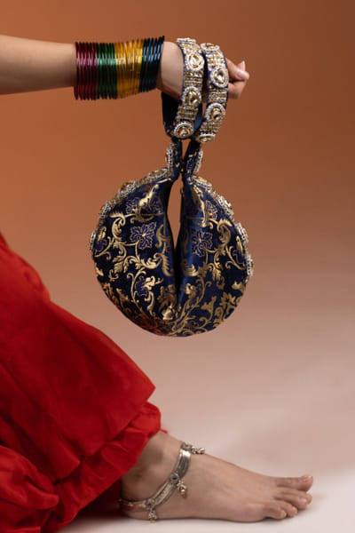 Be Chic Navy blue brocade clutch BECHJUL26D150882