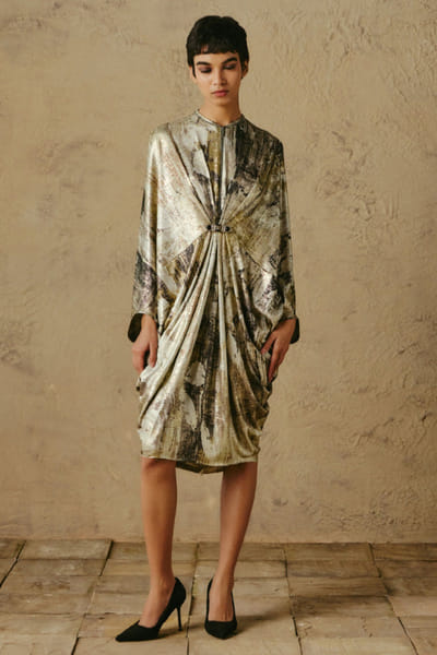 OTT By Tarun Tahiliani Black-ecru printed pleated short kaftan dress OTTBJUN26D247430