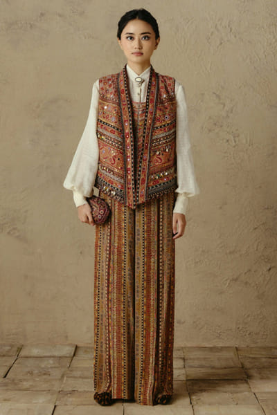 OTT By Tarun Tahiliani Multicolour rabari hand embroidered jacket OTTBJUN26D147391