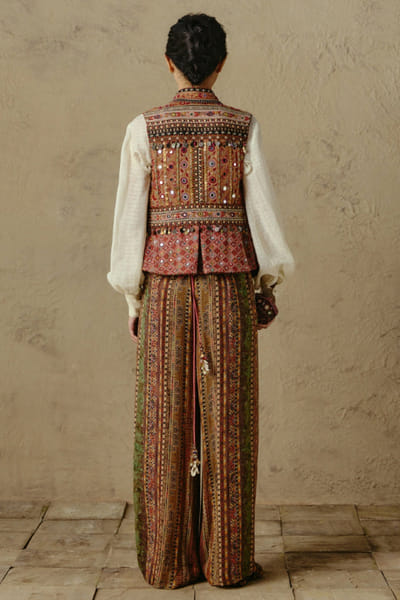 OTT By Tarun Tahiliani Multicolour rabari hand embroidered jacket OTTBJUN26D147391