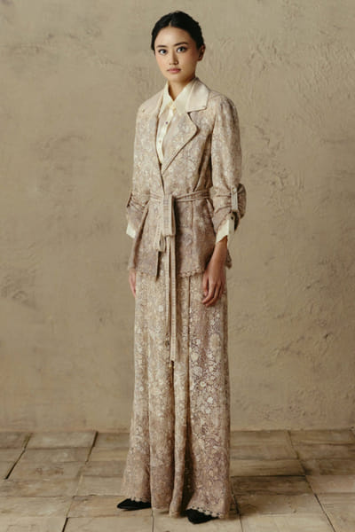 OTT By Tarun Tahiliani Ivory embroidered jacket OTTBJUN26D147369