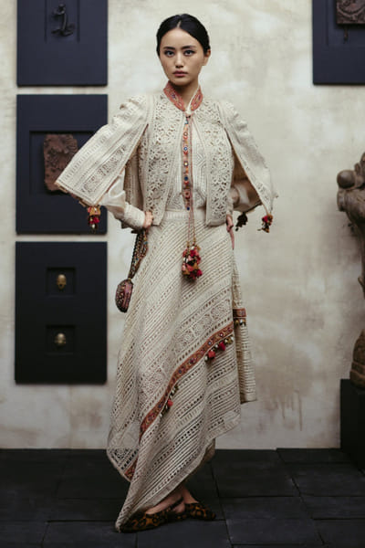 OTT By Tarun Tahiliani Ivory lace hand embroidered asymmetric skirt OTTBJUN26D247399