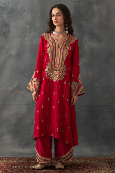 Red floral embroidered kurta set